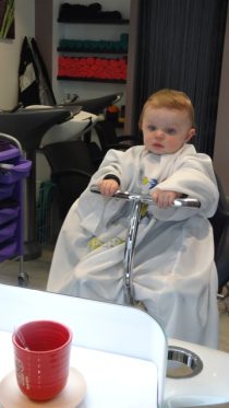 Mon premier rdv chez le coiffeur!